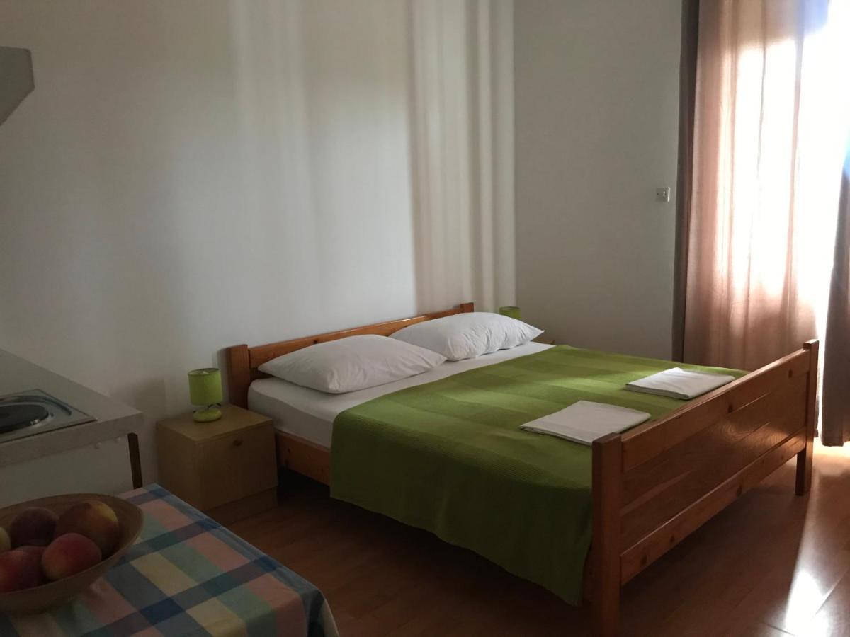 Apartmani Vilma Pakostane Bagian luar foto