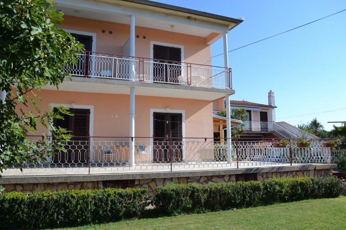 Apartmani Vilma Pakostane Bagian luar foto